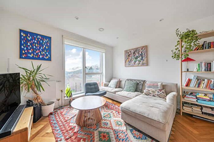 1 Bedroom Flat For Sale In Sylvan Hill, Croydon, London, SE19