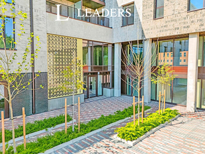 2 Bedroom Apartment To Rent In Burnt Mil, CM20