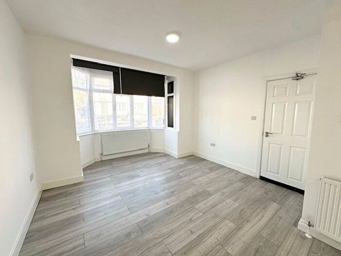 4 Bedroom Semi-Detached House To Rent In Colin Crescent, Colindale, NW9