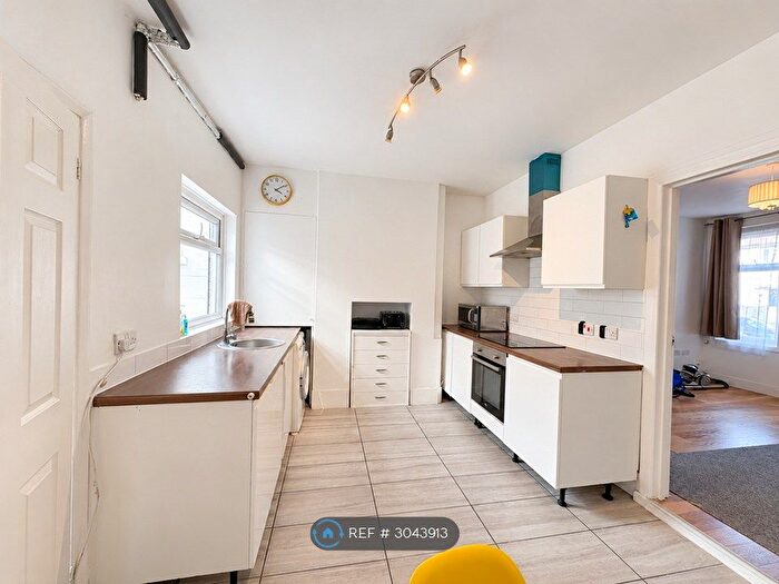 2 Bedroom Semi Detached House To Rent In Hazel Road, Erith, DA8