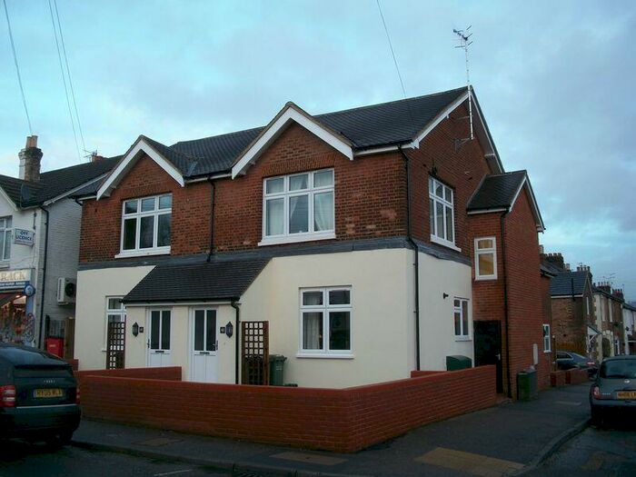 1 Bedroom Flat To Rent In Merstham, Redhill, RH1