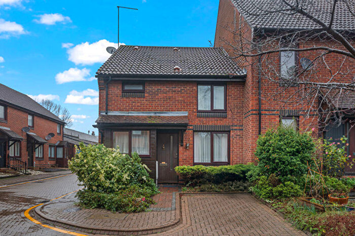 1 Bedroom End Of Terrace House For Sale In Hope Close, Sutton, SM1