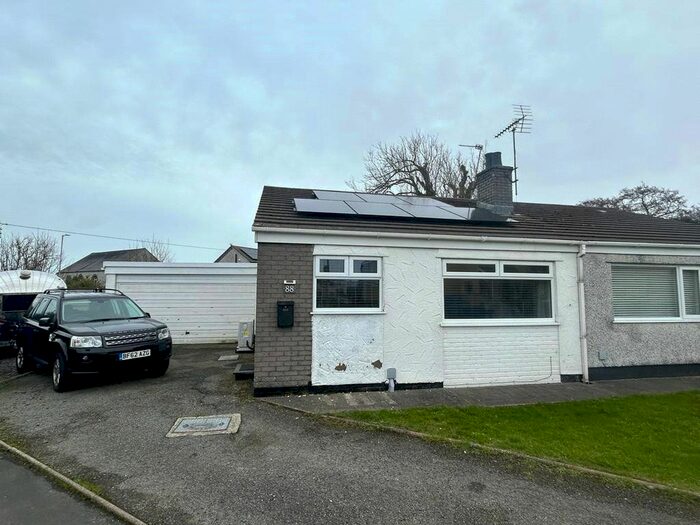 2 Bedroom Bungalow For Sale In Gaerwen Uchaf Estate, Gaerwen, Anglesey, Sir Ynys Mon, LL60