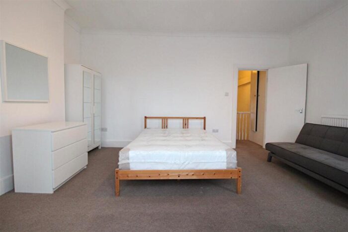 2 Bedroom Apartment To Rent In High Road Leytonstone, London, E11