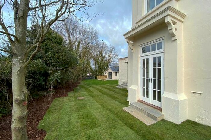 1 Bedroom Flat To Rent In Coppid Hall, Warfield Road, Bracknell, Warfield Road, Bracknell, RG42