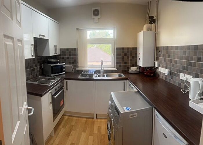 2 Bedroom Flat To Rent In Thornhill Road, Cardiff, CF14