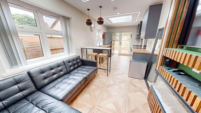 6 Bedroom House To Rent In Coronation Road, Selly Oak, Birmingham, B29