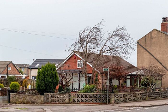 2 Bedroom Bungalow For Sale In Whitehall Road, Drighlington, BD11