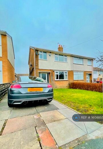 3 Bedroom Semi-Detached House To Rent In Illingworth Avenue, Halifax, HX2