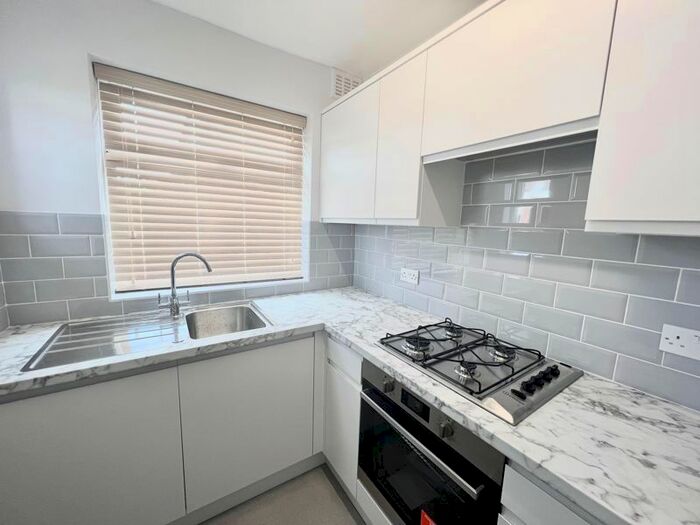 2 Bedroom Flat To Rent In Lansbury Road, Enfield, EN3