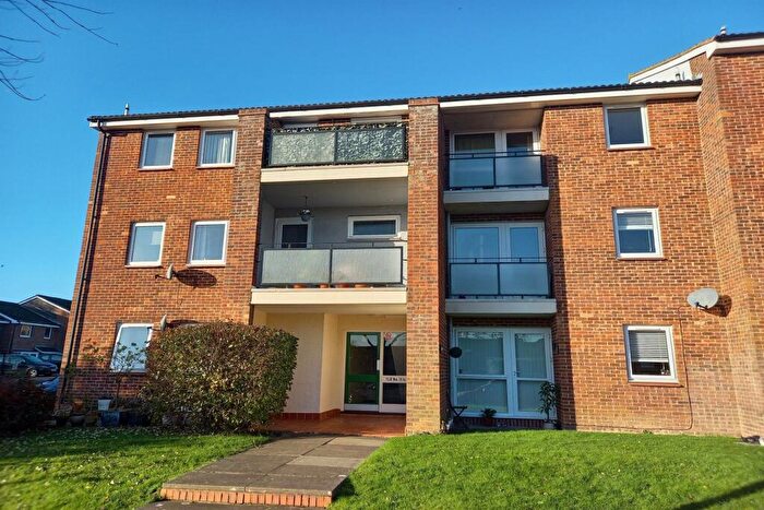 1 Bedroom Flat For Sale In Badger Farm, SO22