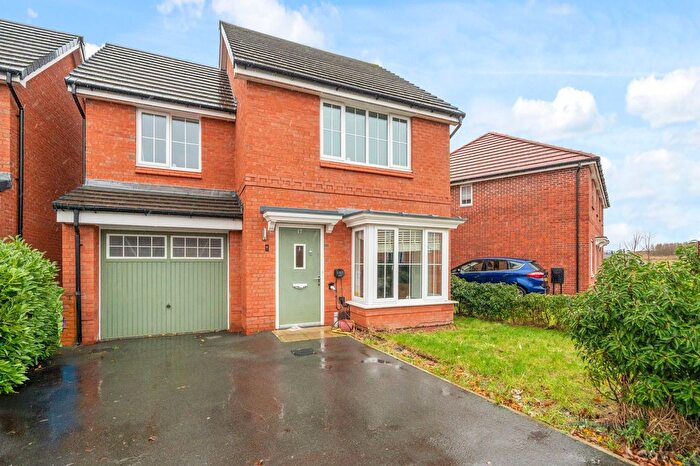 3 Bedroom Detached House For Sale In Stonehouse Avenue, Leigh, WN7