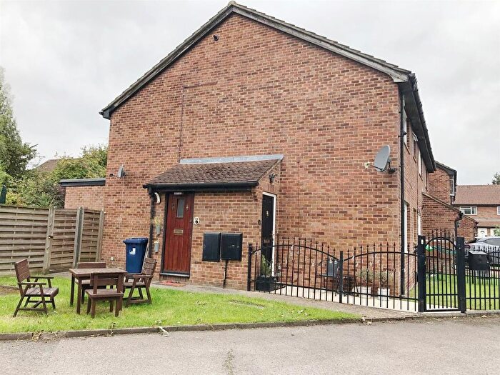 1 Bedroom End Terrace House For Sale In Nicholas Close, Greenford, UB6