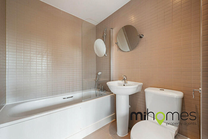 3 Bedroom Terraced House For Sale In Beckwith Close, Enfield, EN2