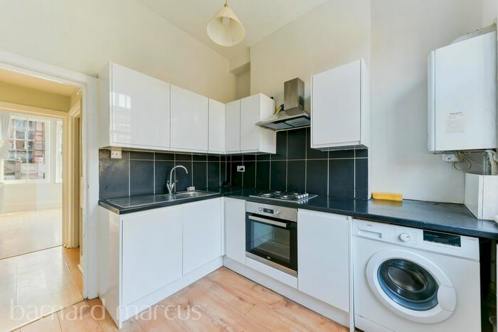 1 Bedroom Flat To Rent In The Mews, Norbury Crescent, London, SW16