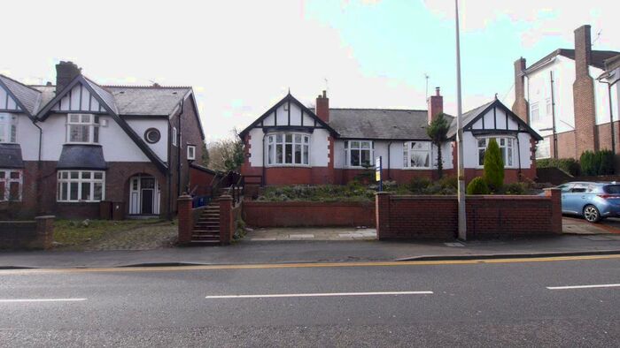 2 Bedroom Bungalow To Rent In Orrell Road, Orrell, Wigan, WN5