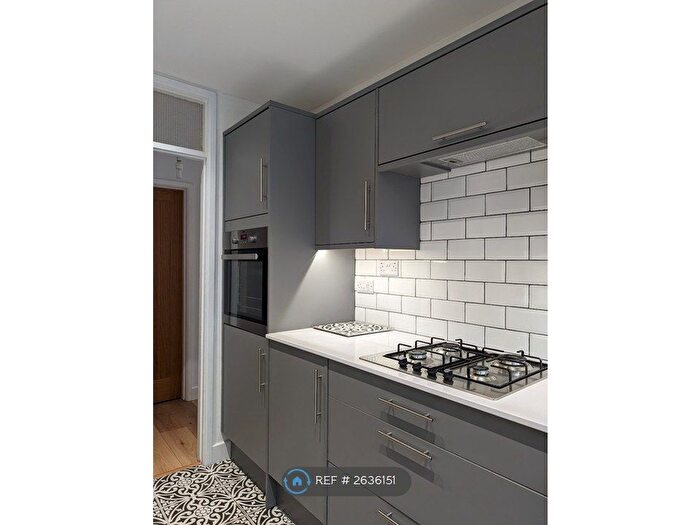 2 Bedroom Flat To Rent In Ingleside Crescent, Lancing, BN15