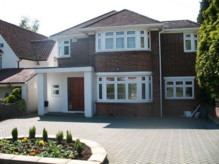 5 Bedroom Detached House To Rent In Edgwarebury Lane, Edgware, Middlesex, HA8