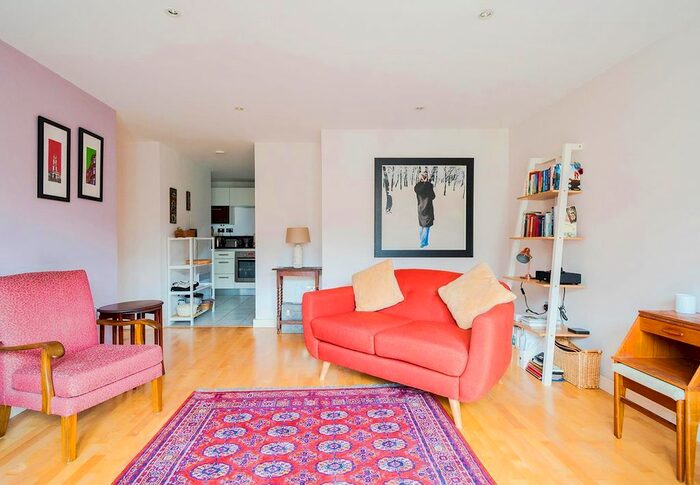 2 Bedroom Flat To Rent In Fairfield Road, London, E3