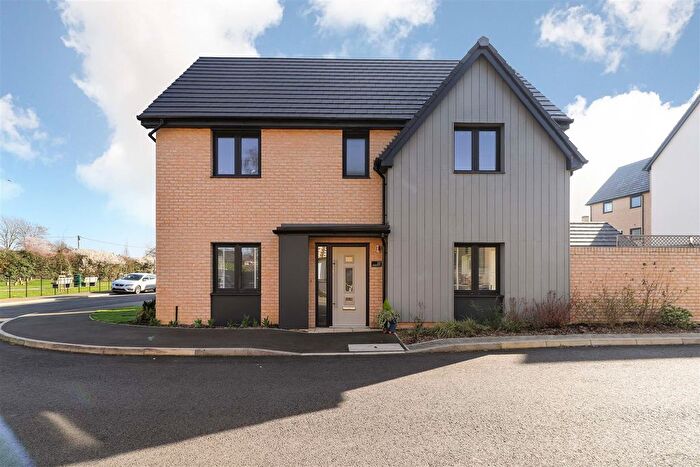 4 Bedroom Detached House For Sale In Windmill Close, Over, Cambridge, CB24