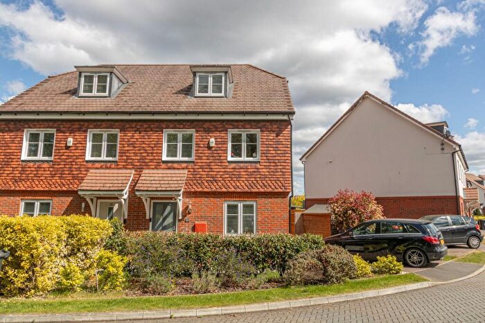 3 Bedroom Semi-Detached House For Sale In Adam Brown Avenue, Blackwater, GU17