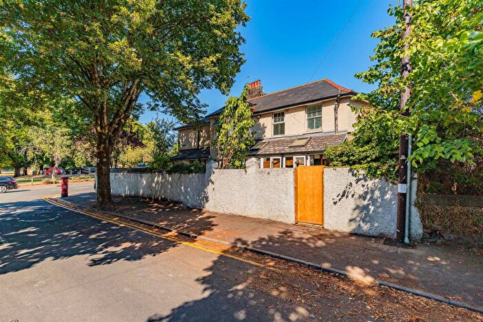 3 Bedroom House For Sale In Penhill Road, Pontcanna, Cardiff, CF11
