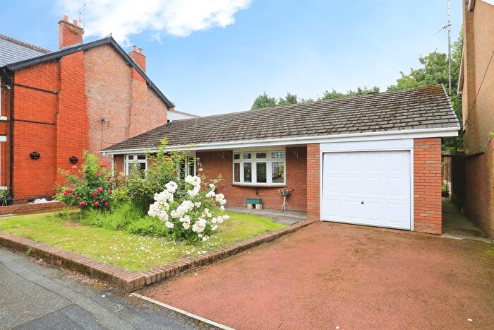 2 Bedroom Detached Bungalow For Sale In Elm Avenue, Bilston, WV14