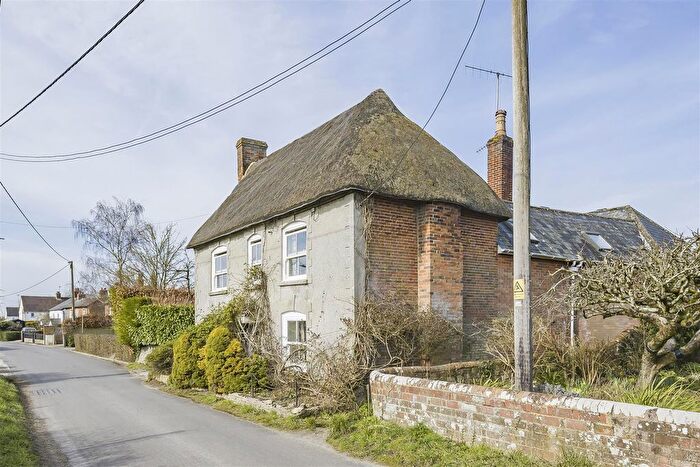 5 Bedroom Detached House For Sale In Bottlesford, Pewsey, SN9