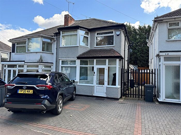 3 Bedroom Semi-Detached House For Sale In Farnhurst Road, Hodge Hill, Birmingham, B36