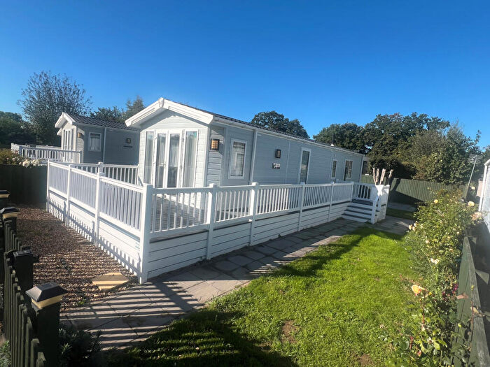 2 Bedroom Park Home For Sale In The Oaks Holiday Park, Chapel Road, Bucklesham, IP10