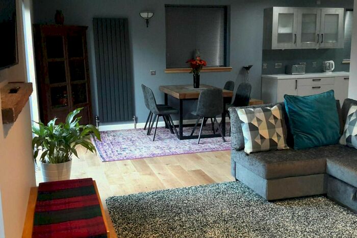 4 Bedroom Semi-Detached House To Rent In Merchiston Crescent, Edinburgh, EH10