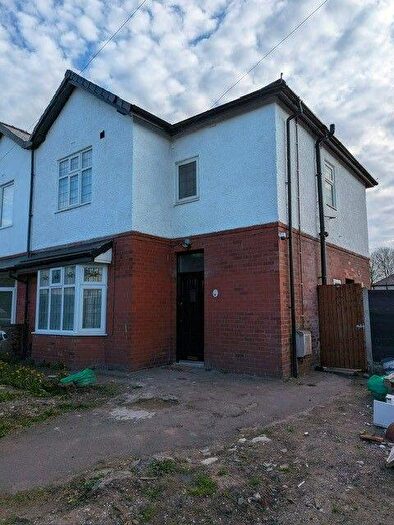 4 Bedroom Semi-Detached House To Rent In Rose Avenue, Ashton-on-Ribble, Preston, PR2