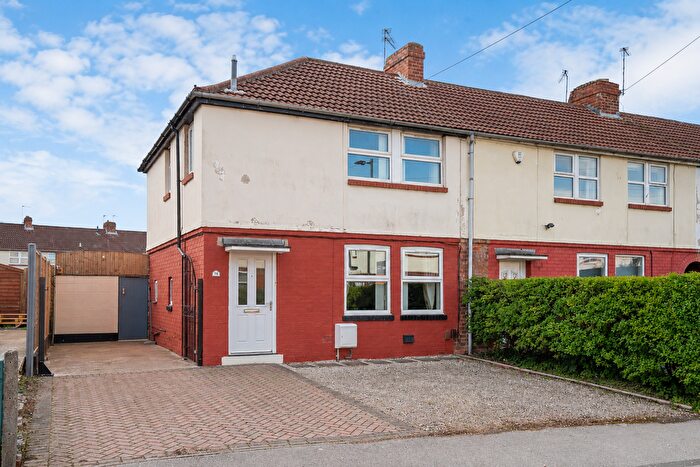 3 Bedroom Town House For Sale In Constantine Avenue, York, YO10