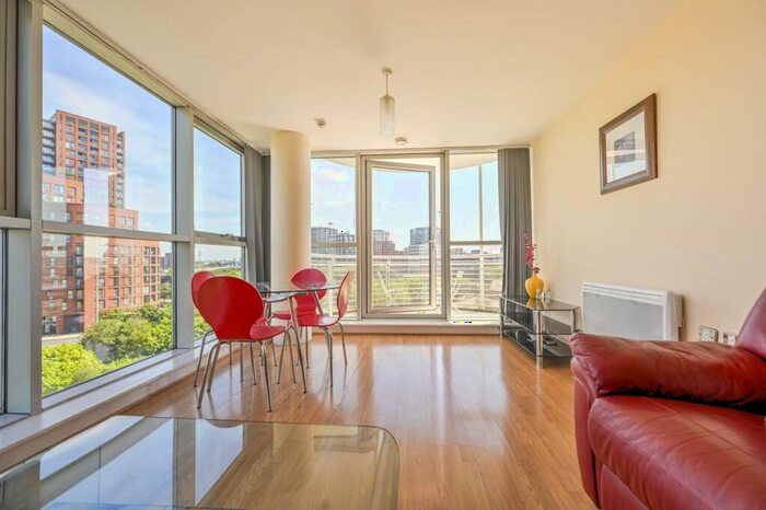 2 Bedroom Flat To Rent In Switch House, Docklands, London, E14