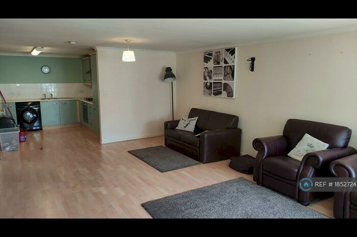 1 Bedroom Flat To Rent In Central Park, Southampton, SO14