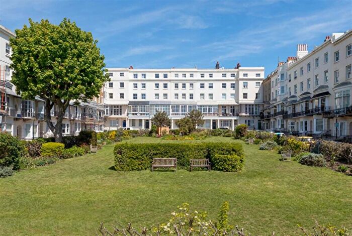 2 Bedroom Flat To Rent In Marine Square, Brighton, BN2