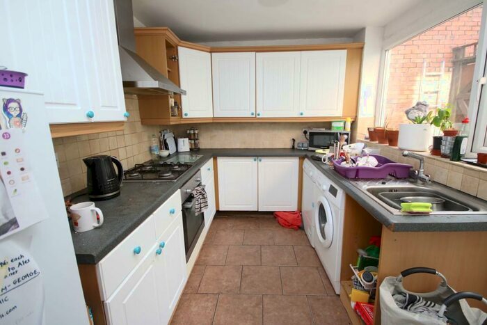 5 Bedroom Terraced House To Rent In Southall Avenue, Brighton, BN2