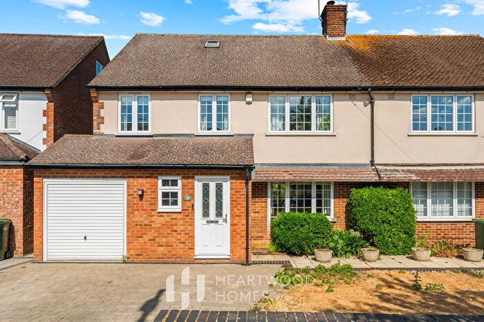 5 Bedroom Semi-Detached House For Sale In The Ridgeway, St. Albans, AL4