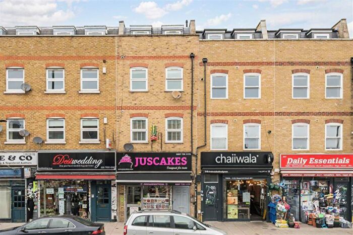 2 Bedroom Flat To Rent In Bethnal Green Road, Bethnal Green, E2
