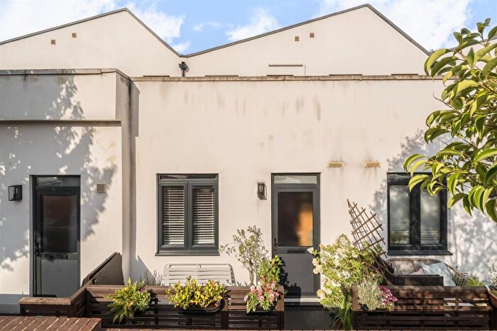 Studio For Sale In Manhattan Apartments, Clifford Road, Walthamstow, London, E17