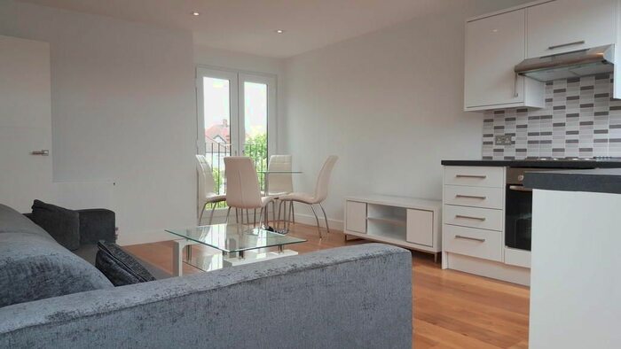 1 Bedroom Flat To Rent In Kings Road, Willesden, London, NW10