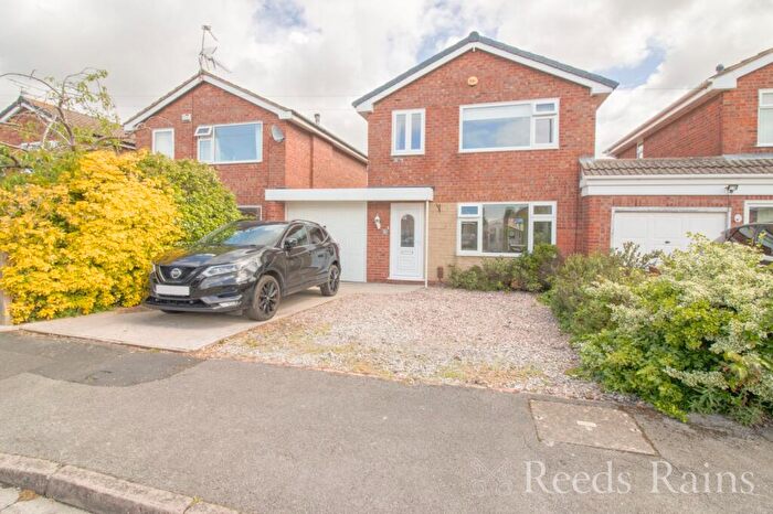 3 Bedroom Link Detached House For Sale In Talbot Road, Great Sutton, Ellesmere Port, Cheshire, CH66