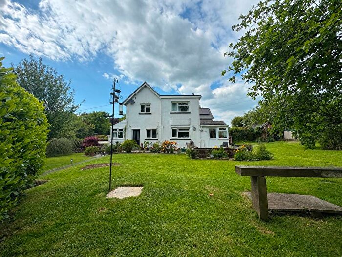 3 Bedroom Semi-Detached House For Sale In Bagmotts Halt, Inwardleigh, EX20