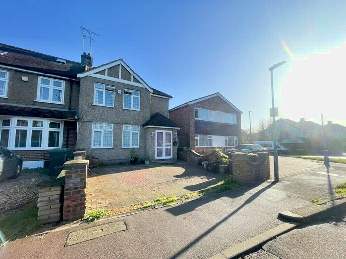3 Bedroom Terraced House To Rent In Beltona Gardens, Cheshunt, EN8