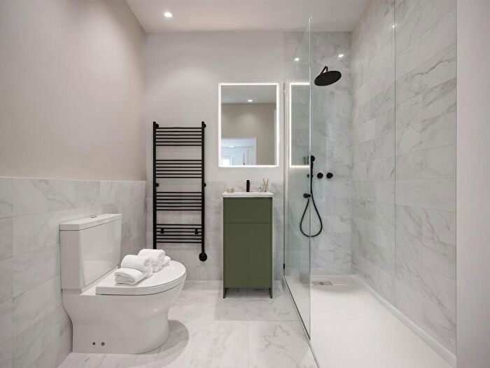 2 Bedroom Flat For Sale In Adrian House, Spencer Place, Leeds, LS7