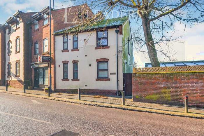 Flat To Rent In Caesars Court, AL3