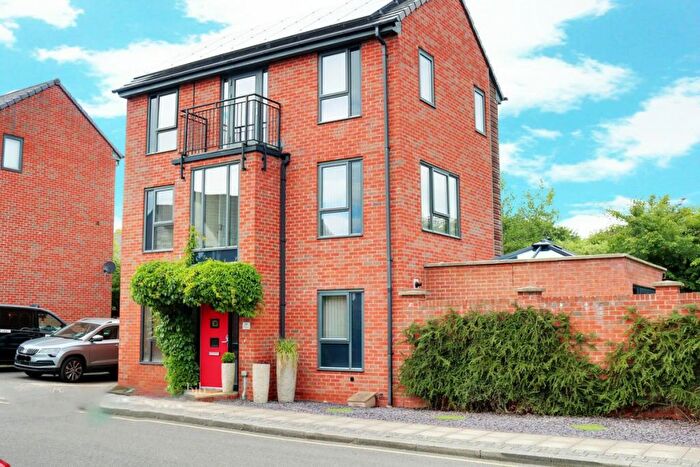 6 Bedroom Detached House For Sale In Rosedawn Close East, Stoke-On-Trent, Staffordshire, ST1