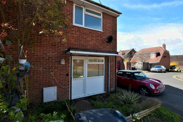 2 Bedroom Terraced House To Rent In Keymer Close, St. Leonards-On-Sea, TN38
