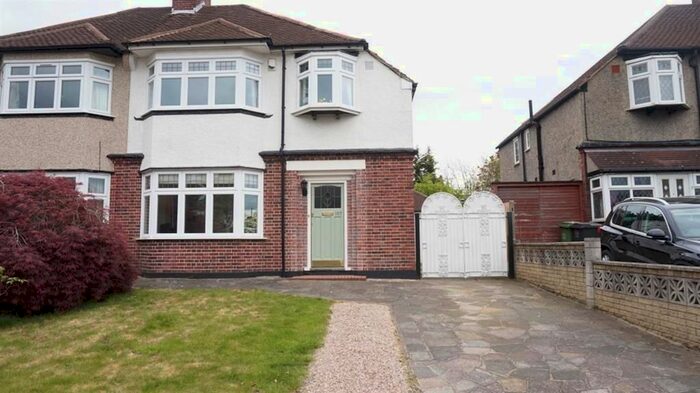 3 Bedroom Semi-Detached House To Rent In Woodyates Road, London, SE12