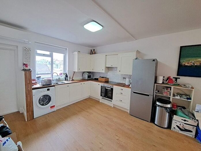1 Bedroom Flat To Rent In Greyhound Road, London, W6